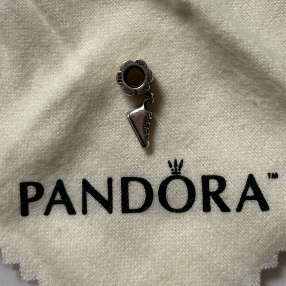 Pandora Sneaker Charm - Picture 5 of 6